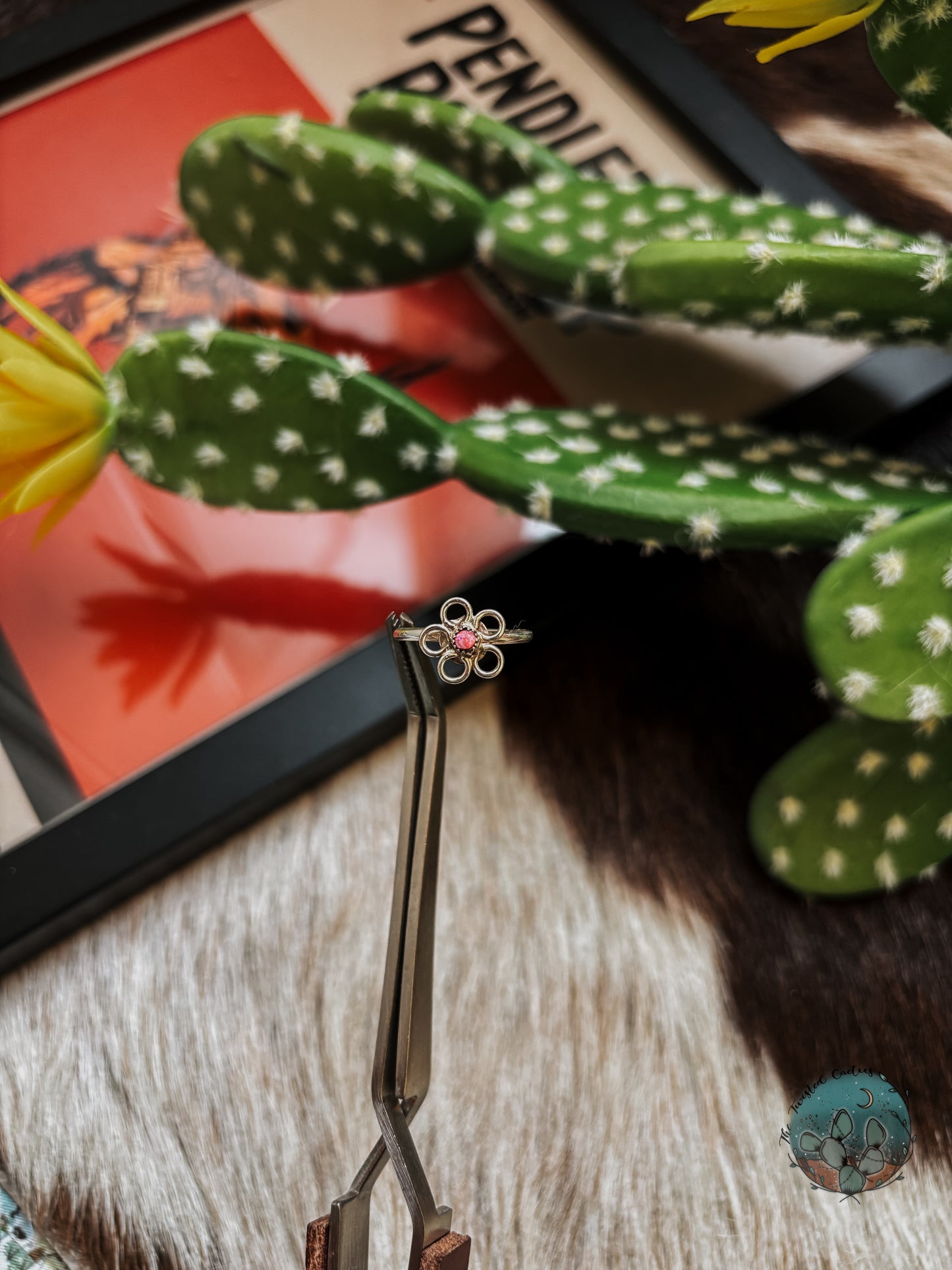 Dainty Flower Ring