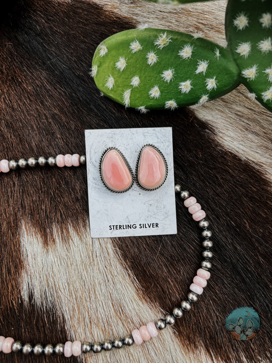 Pink Conch Stud Earrings